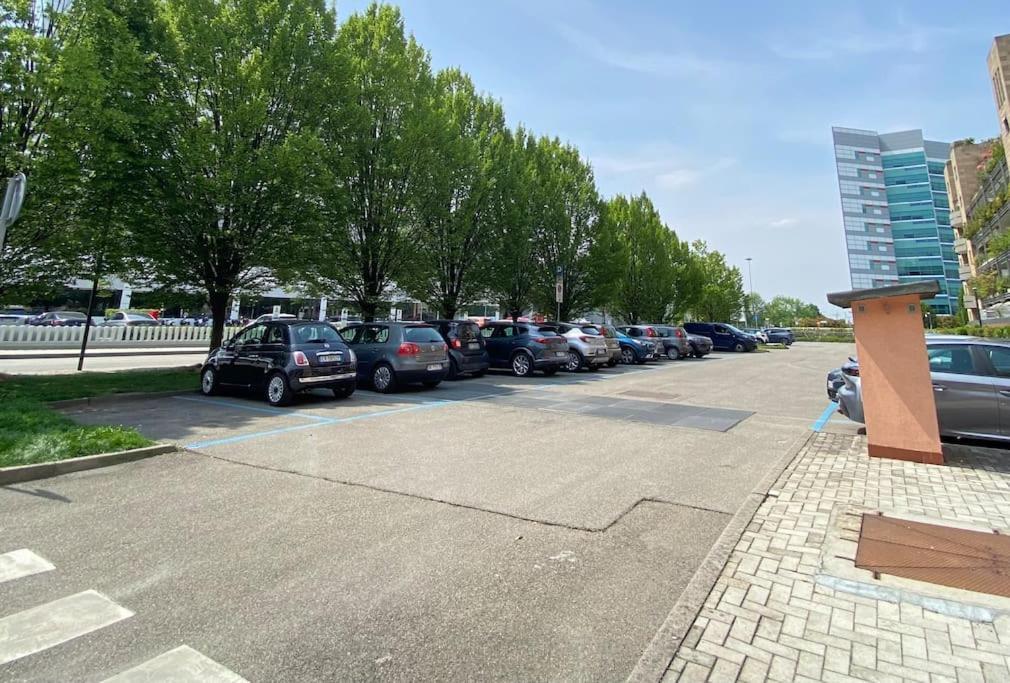 Incantevole - 15 Minuti Da Duomo + Wifi, Parking San Donato Milanese Exterior photo